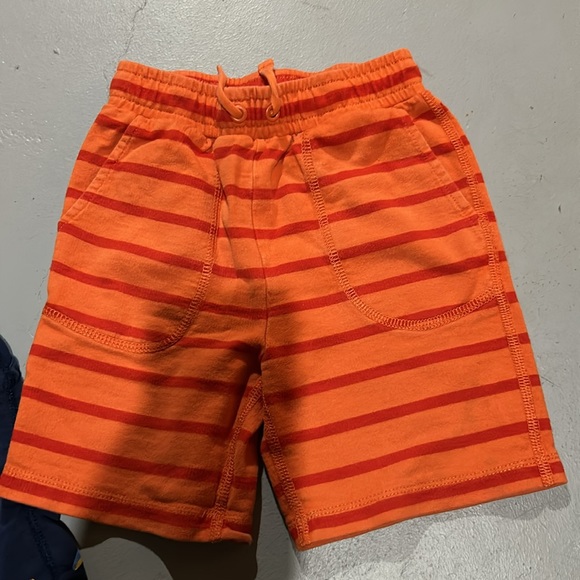 Lot Hanna boy shorts 4T - Picture 5 of 8